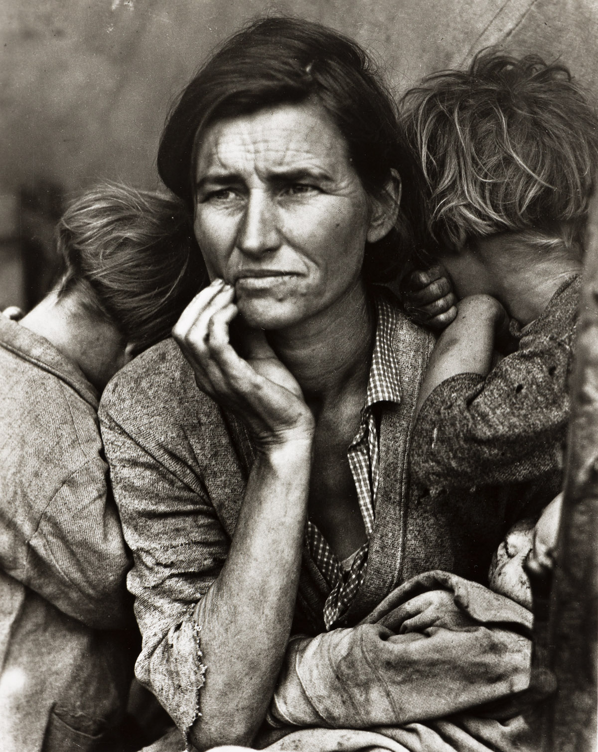 (FARM SECURITY ADMINISTRATION) A portfolio of 10 F.S.A. photographs, including images by Dorothea Lange, Walker Evans, Arthur Rothstein